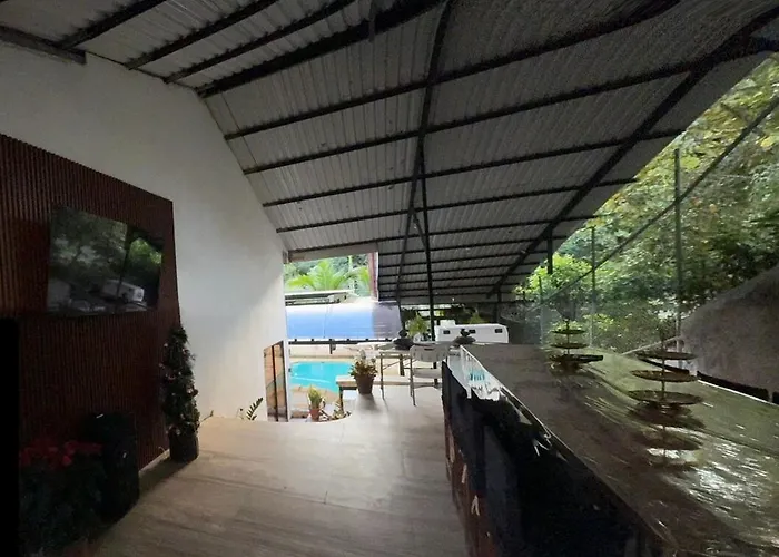 Tropical With Priv Pool, Jacuzzi & Relaxing Mad
