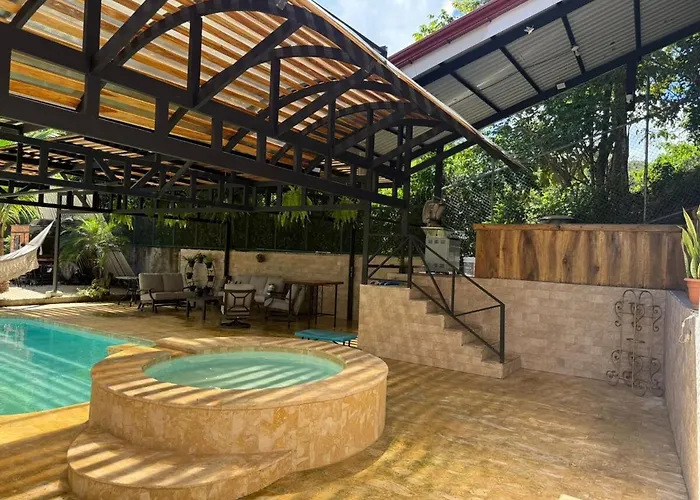 Villa Tropical With Priv Pool, Jacuzzi & Relaxing Mad