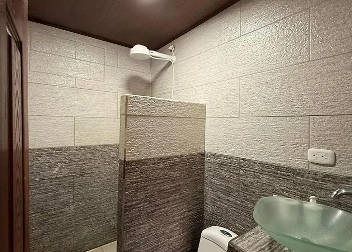 Tropical With Priv Pool, Jacuzzi & Relaxing Mad Villa *